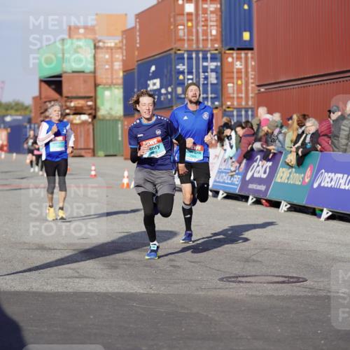 03.10.2025 - Köhlbrandbrückenlauf Michael Burmester http://msf.ph/oto/8999957 03.10.2025 10:04:28 Ziel 1025, 1080, 1177, 1308, 2029, 3301, 3379, 3516, 3791 meine-sportfotos.de