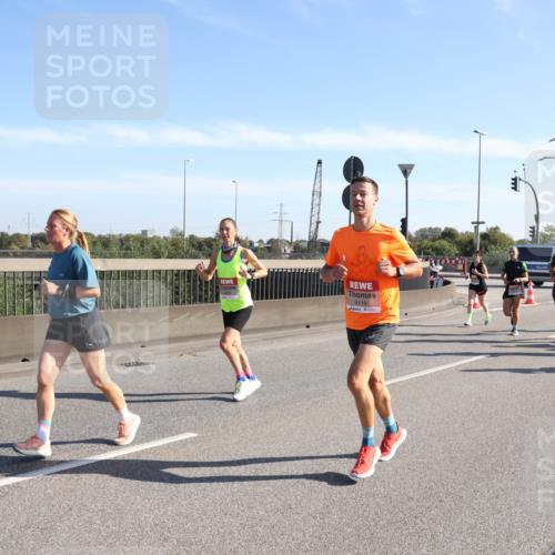 03.10.2025 - Köhlbrandbrückenlauf Julia Fischer http://msf.ph/oto/8999968 03.10.2025 12:14:03 Position 3 4119 meine-sportfotos.de