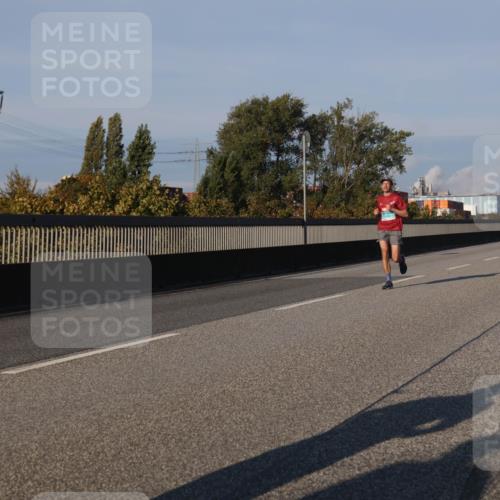 03.10.2025 - Köhlbrandbrückenlauf Luisa Fischer http://msf.ph/oto/8999973 03.10.2025 10:41:37 Position 3  meine-sportfotos.de