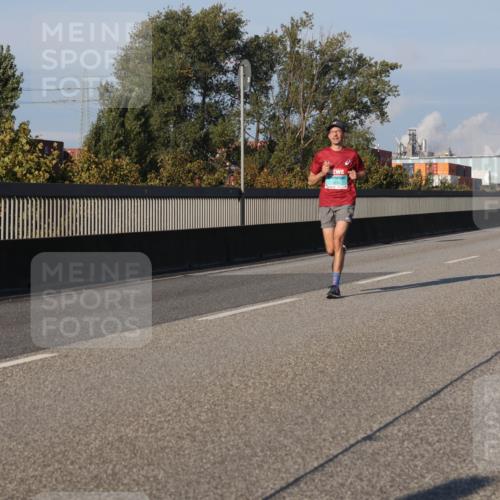 03.10.2025 - Köhlbrandbrückenlauf Luisa Fischer http://msf.ph/oto/8999978 03.10.2025 10:41:37 Position 3  meine-sportfotos.de