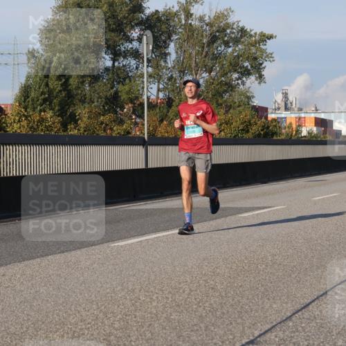 03.10.2025 - Köhlbrandbrückenlauf Luisa Fischer http://msf.ph/oto/8999984 03.10.2025 10:41:38 Position 3 1035 meine-sportfotos.de