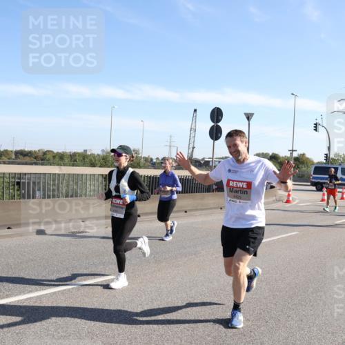 03.10.2025 - Köhlbrandbrückenlauf Julia Fischer http://msf.ph/oto/8999986 03.10.2025 12:14:09 Position 3 4151, 4425 meine-sportfotos.de