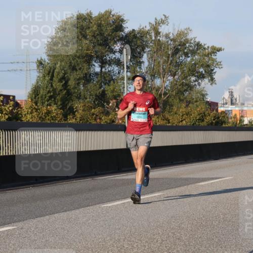 03.10.2025 - Köhlbrandbrückenlauf Luisa Fischer http://msf.ph/oto/8999993 03.10.2025 10:41:38 Position 3 1035 meine-sportfotos.de