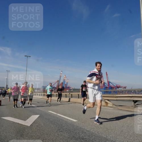 03.10.2025 - Köhlbrandbrückenlauf Matties Gatica Varas http://msf.ph/oto/9000024 03.10.2025 12:53:05 Position 2  meine-sportfotos.de