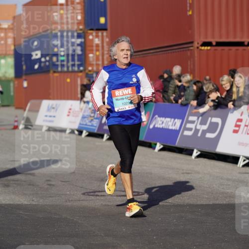 03.10.2025 - Köhlbrandbrückenlauf Michael Burmester http://msf.ph/oto/9000027 03.10.2025 10:04:31 Ziel 1025, 1073, 1308, 2029, 3379, 3791 meine-sportfotos.de