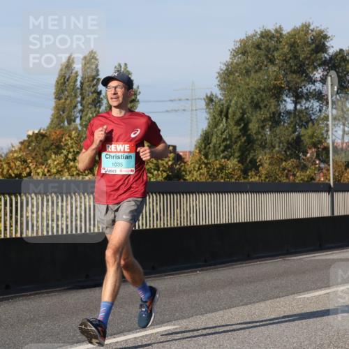 03.10.2025 - Köhlbrandbrückenlauf Luisa Fischer http://msf.ph/oto/9000031 03.10.2025 10:41:39 Position 3 1035 meine-sportfotos.de