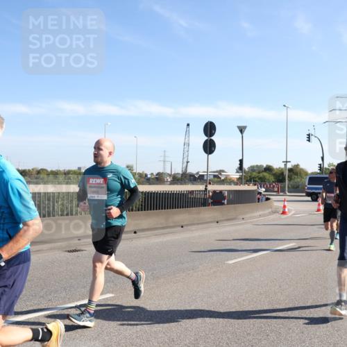 03.10.2025 - Köhlbrandbrückenlauf Julia Fischer http://msf.ph/oto/9000032 03.10.2025 12:14:22 Position 3 4122, 4288, 4444 meine-sportfotos.de