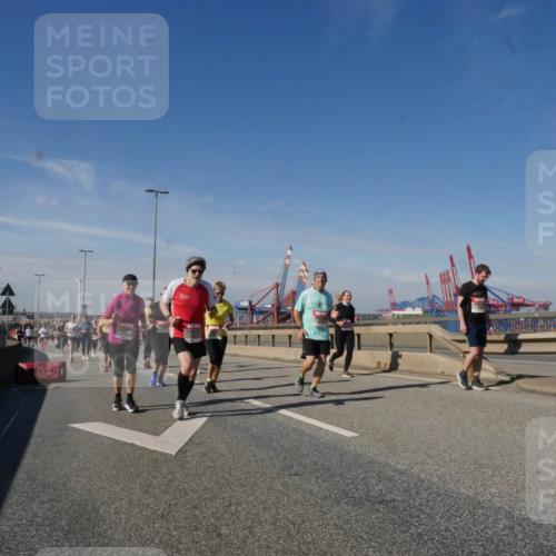 03.10.2025 - Köhlbrandbrückenlauf Matties Gatica Varas http://msf.ph/oto/9000037 03.10.2025 12:53:06 Position 2  meine-sportfotos.de