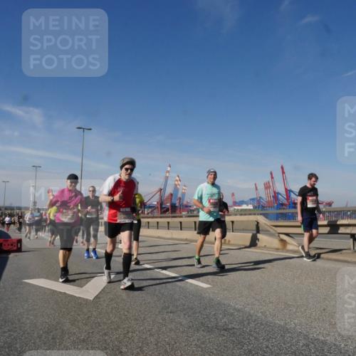 03.10.2025 - Köhlbrandbrückenlauf Matties Gatica Varas http://msf.ph/oto/9000045 03.10.2025 12:53:07 Position 2  meine-sportfotos.de