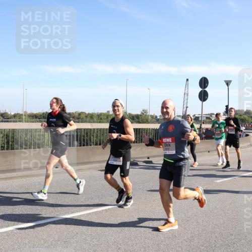 03.10.2025 - Köhlbrandbrückenlauf Julia Fischer http://msf.ph/oto/9000050 03.10.2025 12:14:26 Position 3 5670 meine-sportfotos.de