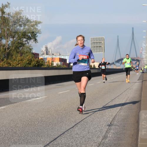 03.10.2025 - Köhlbrandbrückenlauf Luisa Fischer http://msf.ph/oto/9000052 03.10.2025 10:41:40 Position 3 3704 meine-sportfotos.de