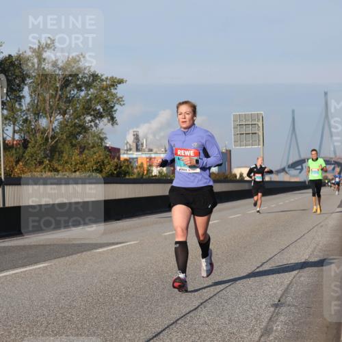 03.10.2025 - Köhlbrandbrückenlauf Luisa Fischer http://msf.ph/oto/9000061 03.10.2025 10:41:41 Position 3  meine-sportfotos.de
