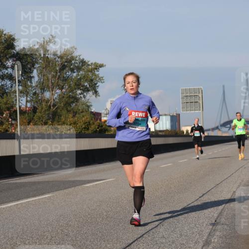 03.10.2025 - Köhlbrandbrückenlauf Luisa Fischer http://msf.ph/oto/9000064 03.10.2025 10:41:41 Position 3 3704 meine-sportfotos.de