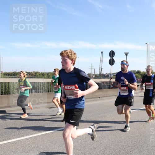 03.10.2025 - Köhlbrandbrückenlauf Julia Fischer http://msf.ph/oto/9000065 03.10.2025 12:14:27 Position 3 1, 4528, 6803 meine-sportfotos.de
