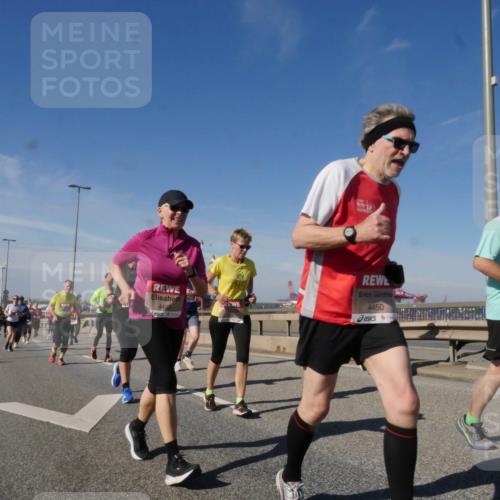 03.10.2025 - Köhlbrandbrückenlauf Matties Gatica Varas http://msf.ph/oto/9000067 03.10.2025 12:53:08 Position 2 4493, 4450 meine-sportfotos.de