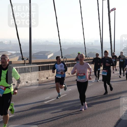 03.10.2025 - Köhlbrandbrückenlauf Julia Fischer http://msf.ph/oto/9000074 03.10.2025 09:20:06 Position 1 3720, 1251 meine-sportfotos.de