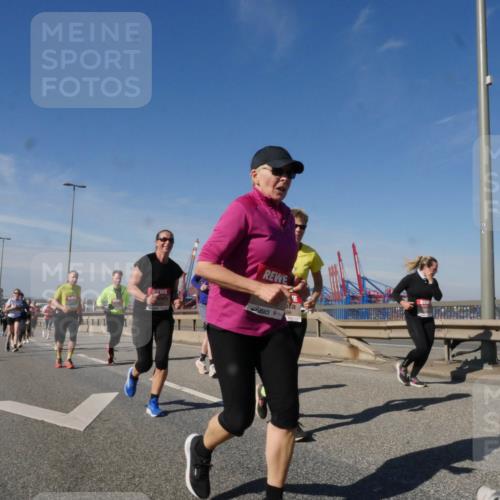 03.10.2025 - Köhlbrandbrückenlauf Matties Gatica Varas http://msf.ph/oto/9000075 03.10.2025 12:53:08 Position 2  meine-sportfotos.de