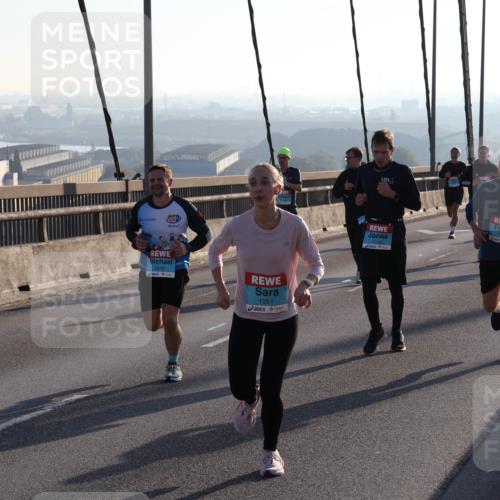 03.10.2025 - Köhlbrandbrückenlauf Julia Fischer http://msf.ph/oto/9000080 03.10.2025 09:20:08 Position 1 2879, 1251 meine-sportfotos.de