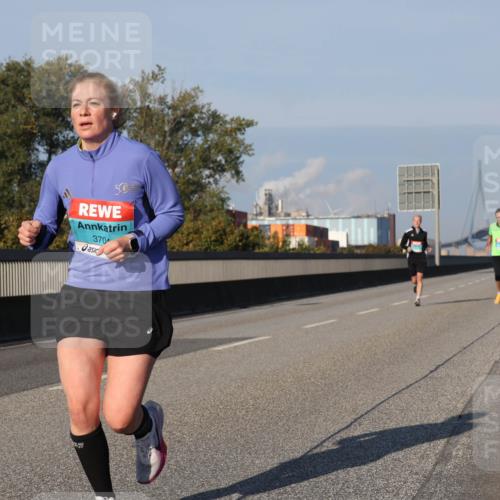 03.10.2025 - Köhlbrandbrückenlauf Luisa Fischer http://msf.ph/oto/9000087 03.10.2025 10:41:42 Position 3 50, 370 meine-sportfotos.de