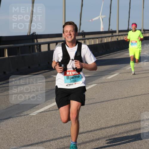 03.10.2025 - Köhlbrandbrückenlauf Julia Fischer http://msf.ph/oto/9000099 03.10.2025 09:33:37 Position 2 3153 meine-sportfotos.de