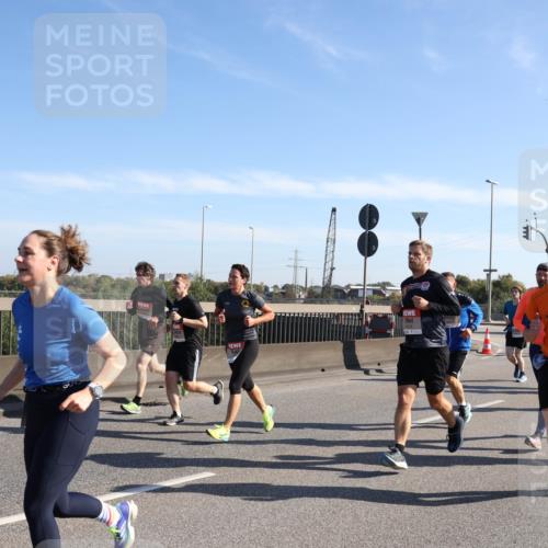 03.10.2025 - Köhlbrandbrückenlauf Julia Fischer http://msf.ph/oto/9000101 03.10.2025 12:14:34 Position 3  meine-sportfotos.de