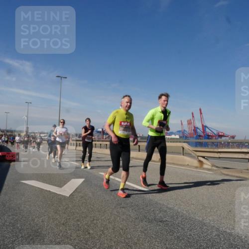 03.10.2025 - Köhlbrandbrückenlauf Matties Gatica Varas http://msf.ph/oto/9000108 03.10.2025 12:53:11 Position 2  meine-sportfotos.de