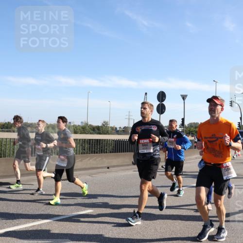 03.10.2025 - Köhlbrandbrückenlauf Julia Fischer http://msf.ph/oto/9000109 03.10.2025 12:14:35 Position 3  meine-sportfotos.de