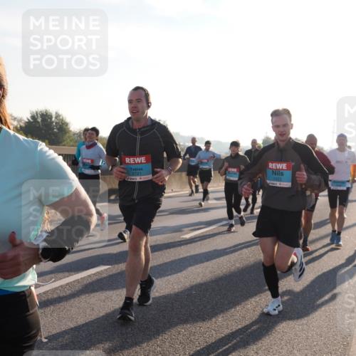 03.10.2025 - Köhlbrandbrückenlauf Fabian Wolf http://msf.ph/oto/9000111 03.10.2025 09:17:01 Position 3 3721, 1623 meine-sportfotos.de