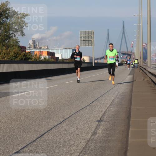 03.10.2025 - Köhlbrandbrückenlauf Luisa Fischer http://msf.ph/oto/9000112 03.10.2025 10:41:43 Position 3  meine-sportfotos.de