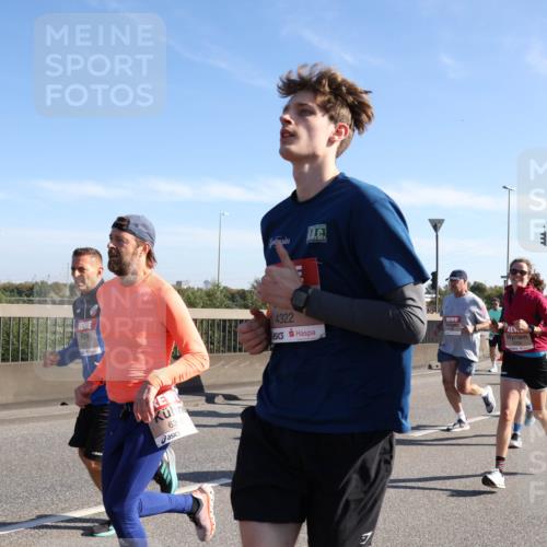 03.10.2025 - Köhlbrandbrückenlauf Julia Fischer http://msf.ph/oto/9000115 03.10.2025 12:14:36 Position 3 63, 4322, 1 meine-sportfotos.de