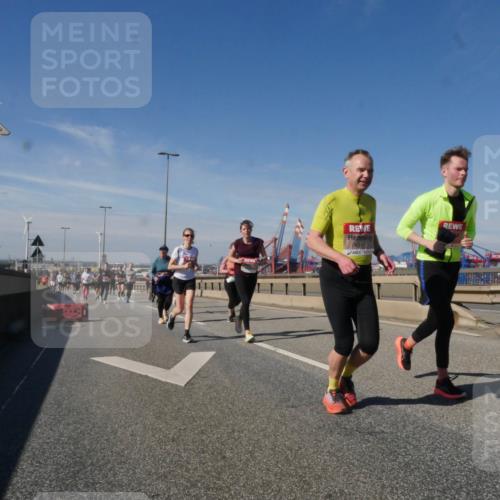 03.10.2025 - Köhlbrandbrückenlauf Matties Gatica Varas http://msf.ph/oto/9000118 03.10.2025 12:53:11 Position 2 6211 meine-sportfotos.de
