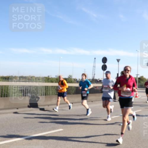 03.10.2025 - Köhlbrandbrückenlauf Julia Fischer http://msf.ph/oto/9000122 03.10.2025 12:14:36 Position 3  meine-sportfotos.de