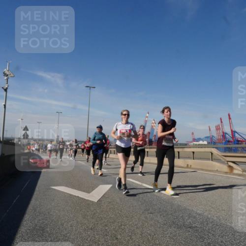 03.10.2025 - Köhlbrandbrückenlauf Matties Gatica Varas http://msf.ph/oto/9000130 03.10.2025 12:53:12 Position 2  meine-sportfotos.de