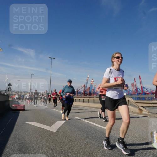 03.10.2025 - Köhlbrandbrückenlauf Matties Gatica Varas http://msf.ph/oto/9000146 03.10.2025 12:53:13 Position 2 5443, 5451 meine-sportfotos.de