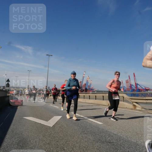 03.10.2025 - Köhlbrandbrückenlauf Matties Gatica Varas http://msf.ph/oto/9000151 03.10.2025 12:53:14 Position 2  meine-sportfotos.de