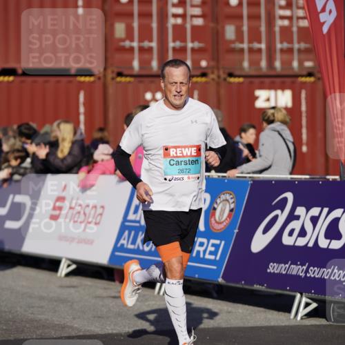 03.10.2025 - Köhlbrandbrückenlauf Michael Burmester http://msf.ph/oto/9000155 03.10.2025 10:04:38 Ziel 1073, 1218, 1225, 1308, 1623, 2029, 2672, 2822, 3160, 3379, 3753, 3799, 3835 meine-sportfotos.de