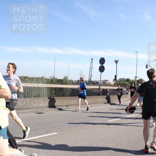 03.10.2025 - Köhlbrandbrückenlauf Julia Fischer http://msf.ph/oto/9000158 03.10.2025 12:14:43 Position 3  meine-sportfotos.de