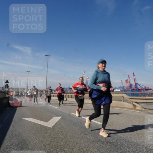 03.10.2025 - Köhlbrandbrückenlauf Matties Gatica Varas http://msf.ph/oto/9000164 03.10.2025 12:53:15 Position 2  meine-sportfotos.de