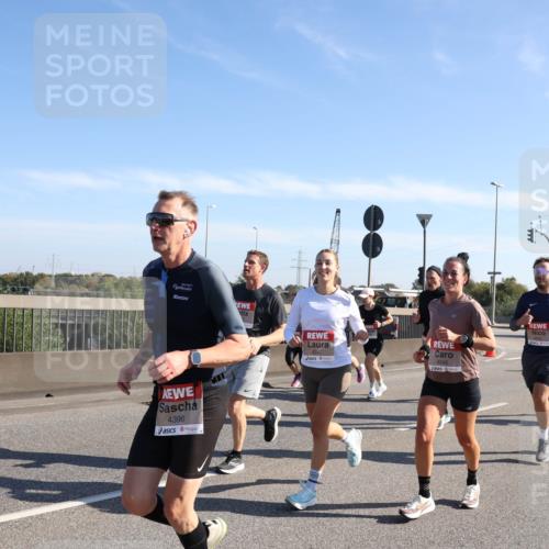 03.10.2025 - Köhlbrandbrückenlauf Julia Fischer http://msf.ph/oto/9000171 03.10.2025 12:14:45 Position 3 4247, 4246, 4396 meine-sportfotos.de