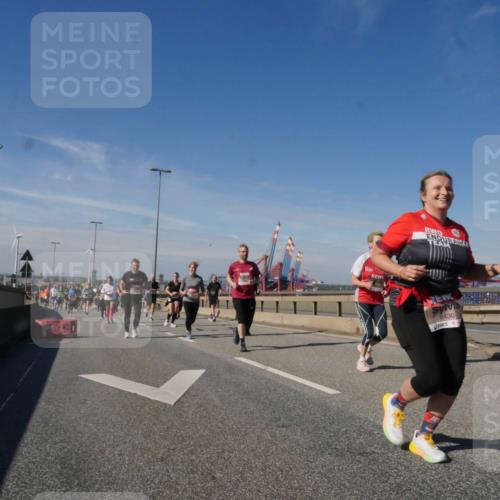 03.10.2025 - Köhlbrandbrückenlauf Matties Gatica Varas http://msf.ph/oto/9000181 03.10.2025 12:53:16 Position 2 6430 meine-sportfotos.de