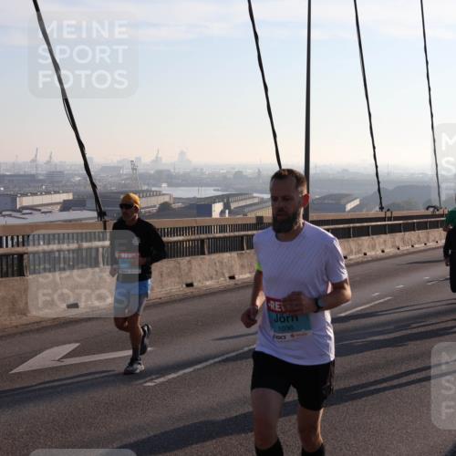 03.10.2025 - Köhlbrandbrückenlauf Julia Fischer http://msf.ph/oto/9000209 03.10.2025 09:20:39 Position 1 1036 meine-sportfotos.de