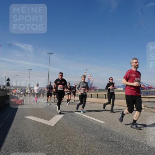 03.10.2025 - Köhlbrandbrückenlauf Matties Gatica Varas http://msf.ph/oto/9000212 03.10.2025 12:53:18 Position 2  meine-sportfotos.de