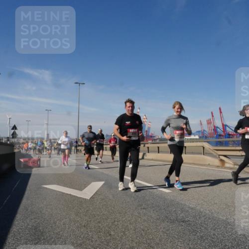 03.10.2025 - Köhlbrandbrückenlauf Matties Gatica Varas http://msf.ph/oto/9000226 03.10.2025 12:53:19 Position 2  meine-sportfotos.de