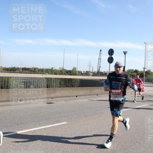 03.10.2025 - Köhlbrandbrückenlauf Julia Fischer http://msf.ph/oto/9000227 03.10.2025 12:14:50 Position 3 6187 meine-sportfotos.de