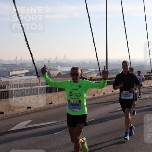 03.10.2025 - Köhlbrandbrückenlauf Julia Fischer http://msf.ph/oto/9000231 03.10.2025 09:20:45 Position 1 1079, 1067 meine-sportfotos.de