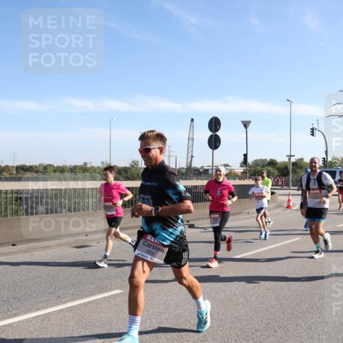 03.10.2025 - Köhlbrandbrückenlauf Julia Fischer http://msf.ph/oto/9000239 03.10.2025 12:14:52 Position 3  meine-sportfotos.de