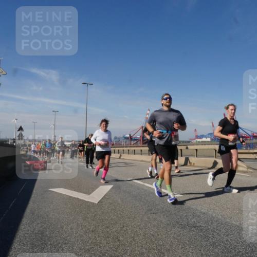 03.10.2025 - Köhlbrandbrückenlauf Matties Gatica Varas http://msf.ph/oto/9000256 03.10.2025 12:53:21 Position 2  meine-sportfotos.de