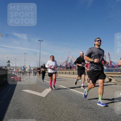 03.10.2025 - Köhlbrandbrückenlauf Matties Gatica Varas http://msf.ph/oto/9000267 03.10.2025 12:53:22 Position 2  meine-sportfotos.de
