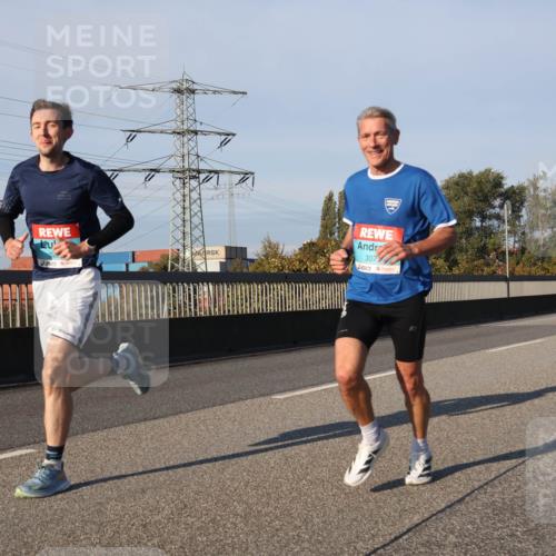 03.10.2025 - Köhlbrandbrückenlauf Luisa Fischer http://msf.ph/oto/9000270 03.10.2025 10:42:05 Position 3 307 meine-sportfotos.de
