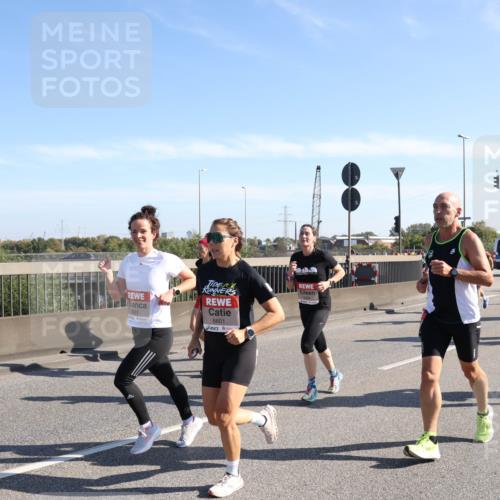 03.10.2025 - Köhlbrandbrückenlauf Julia Fischer http://msf.ph/oto/9000271 03.10.2025 12:14:57 Position 3 4422, 6601 meine-sportfotos.de